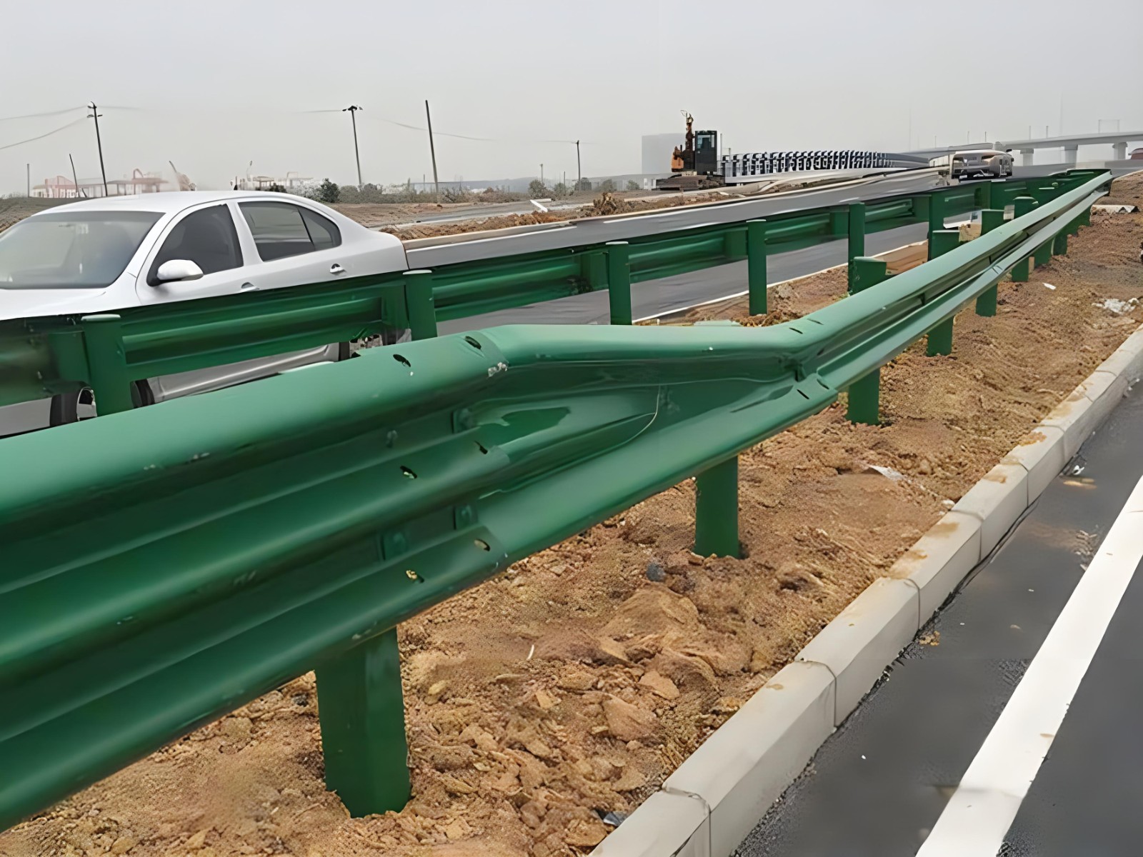 天水高速波形护栏板日常维护方案确保道路安全新举措