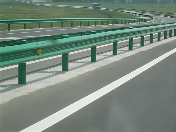 天水高速护栏板守护安全广泛应用于多个行业